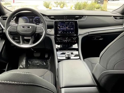 New 2025 Jeep Grand Cherokee L Laredo w/ Luxury Tech Group I image 4