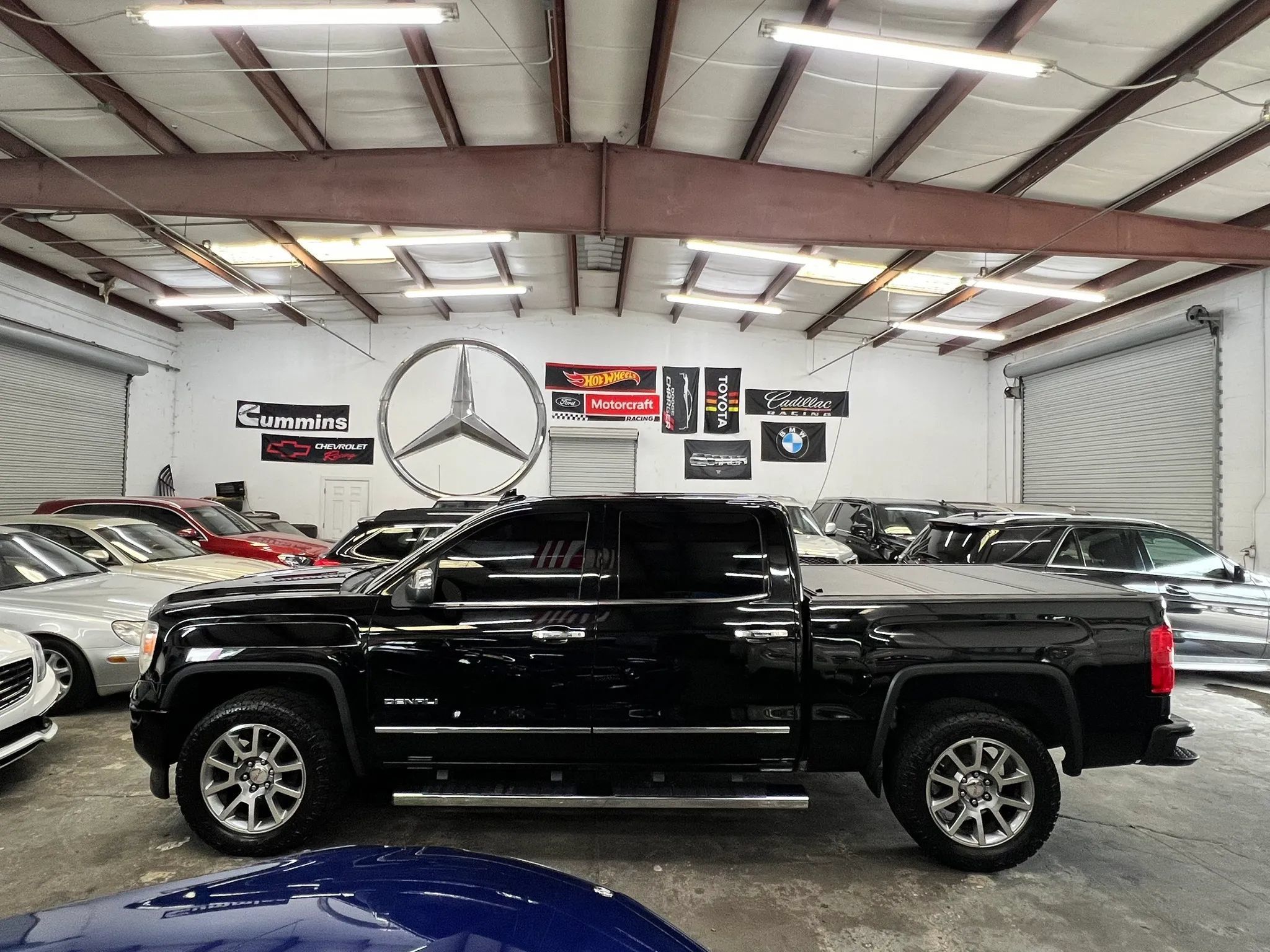 Used 2015 GMC Sierra 1500 Denali w/ Driver Alert Package AWD/4WD image 1