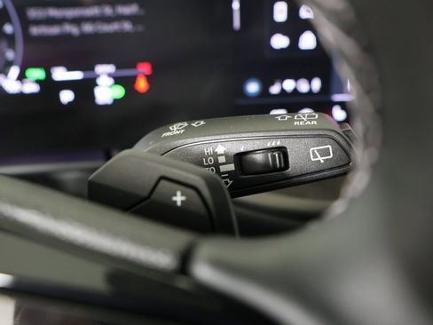 Used 2025 Audi Q5 Premium Plus w/ Premium Plus image 29