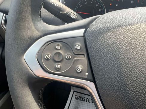 Used 2023 Chevrolet Traverse LT FWD image 21