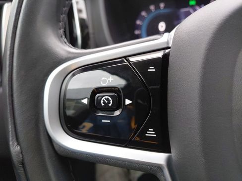 Used 2022 Volvo XC60 B5 Inscription w/ Advanced Package image 36