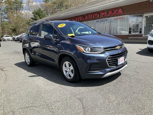 Used 2018 Chevrolet Trax LT FWD image 3