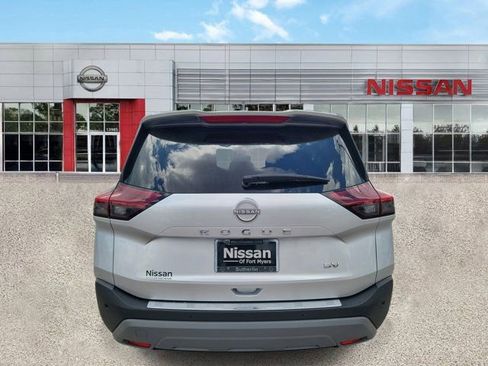 Certified 2023 Nissan Rogue SV w/ SV Premium B Package FWD image 2