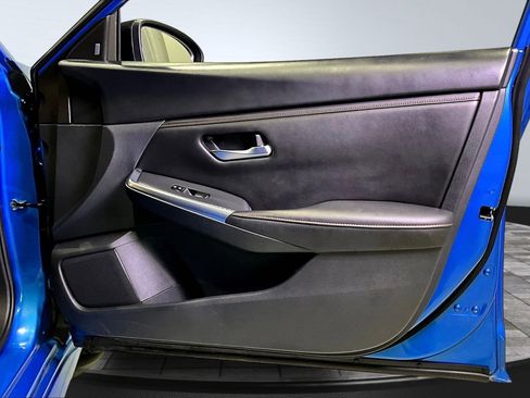 Used 2023 Nissan Sentra SR w/ Electronics Package image 28