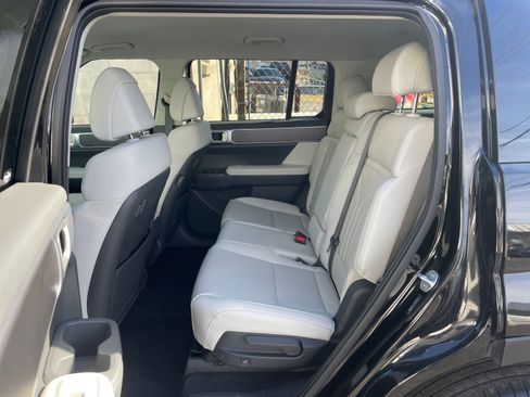 Used 2025 Hyundai Santa Fe SEL image 24