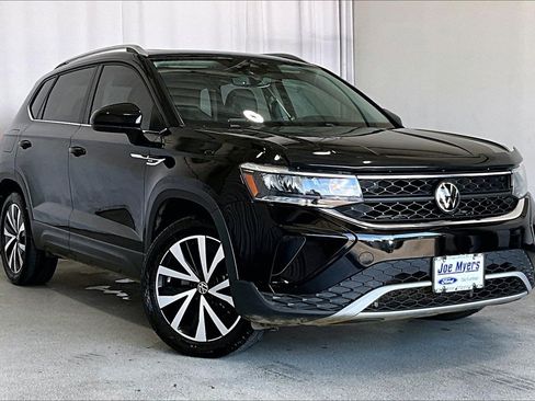 Used 2022 Volkswagen Taos SE w/ Panoramic Sunroof Package image 34