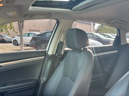 Used 2020 Honda Civic Touring image 25