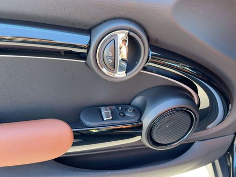 Certified 2023 MINI Cooper 2-Door Hardtop w/ Signature Upholstery Package image 13