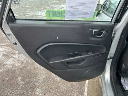 Used 2016 Ford Fiesta SE image 13