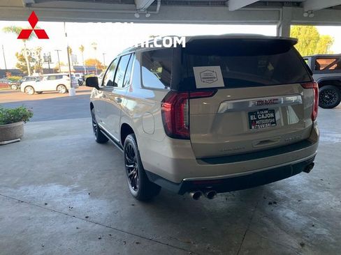 Used 2023 GMC Yukon Denali w/ Denali Reserve Package image 4