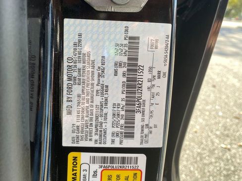 Used 2019 Ford Fusion SE image 32