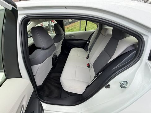 Used 2020 Toyota Corolla LE image 19