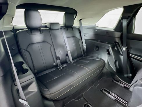 Certified 2025 MAZDA CX-90 Plug-In Hybrid w/Premium Sport image 33