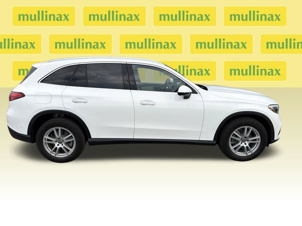 Used 2025 Mercedes-Benz GLC 300 image 11
