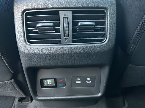 Used 2024 Nissan Rogue SL w/ SL Premium Package FWD image 14