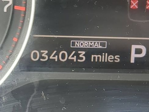 Used 2025 Mitsubishi Outlander SE FWD image 35