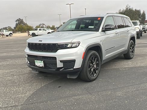 Used 2024 Jeep Grand Cherokee L Laredo image 7