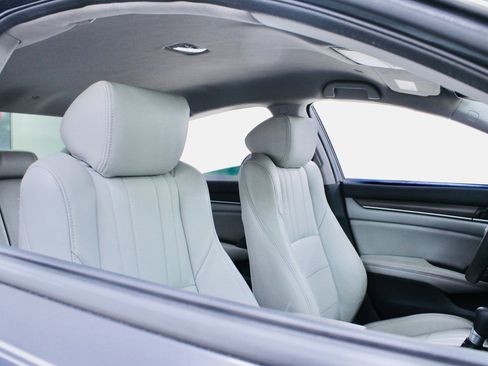 Used 2019 Honda Accord LX image 27