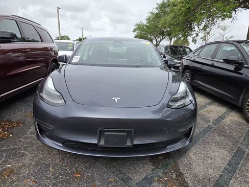 Used 2023 Tesla Model 3 Standard Range image 3