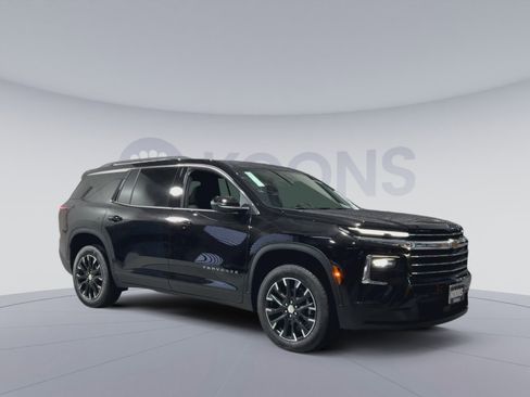 New 2026 Chevrolet Traverse LT image 2