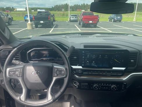 Used 2023 Chevrolet Silverado 1500 RST w/ Z71 Off-Road Package AWD/4WD image 31