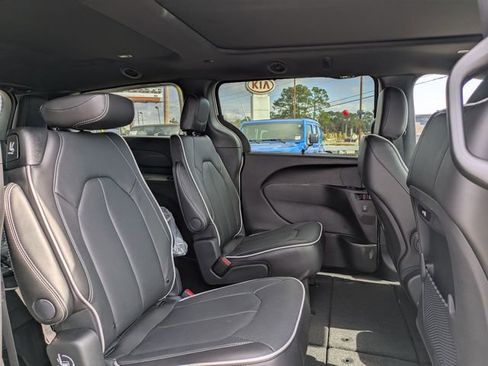 New 2026 Chrysler Pacifica Limited w/ S Appearance Package image 33