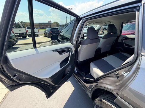 Used 2025 Toyota RAV4 XLE w/ Weather Package AWD/4WD image 22