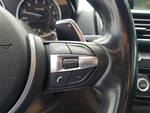 Used 2016 BMW M235i Convertible image 21