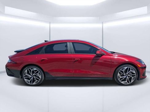 Used 2024 Hyundai Ioniq 6 SEL RWD image 2