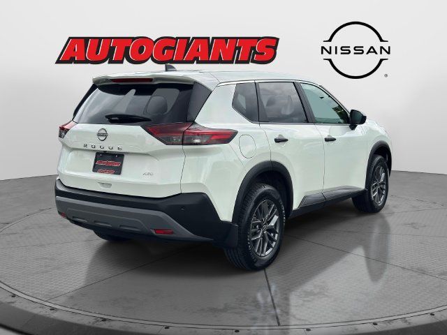 Used 2023 Nissan Rogue S AWD/4WD image 4