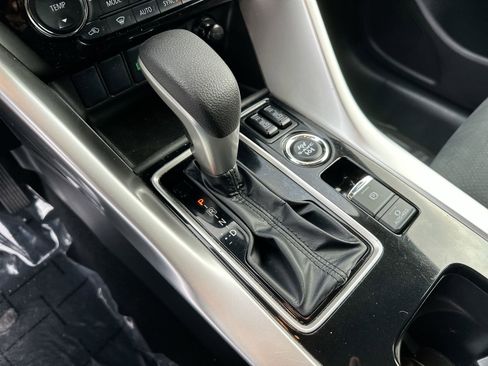 Used 2024 Mitsubishi Eclipse Cross SE image 20