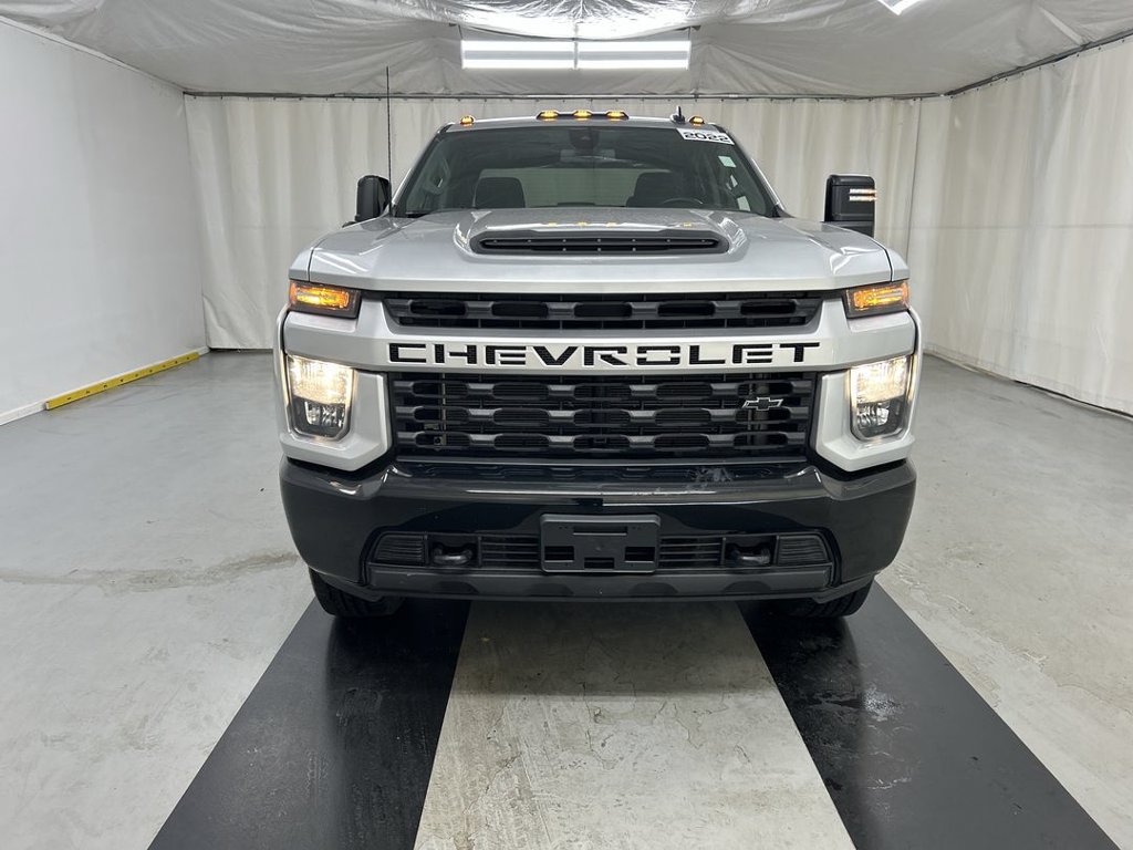 Used 2022 Chevrolet Silverado 2500 Custom w/ Custom Value Package AWD/4WD image 3