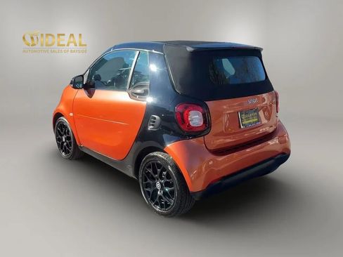 Used 2017 smart fortwo passion image 5
