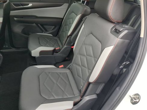 Certified 2025 Volkswagen Atlas Peak Edition SE AWD/4WD image 20