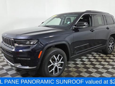Used 2023 Jeep Grand Cherokee L Limited w/ Luxury Tech Group II AWD/4WD image 3