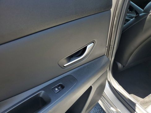 Used 2022 Hyundai Elantra Limited w/ Cargo Package FWD image 12