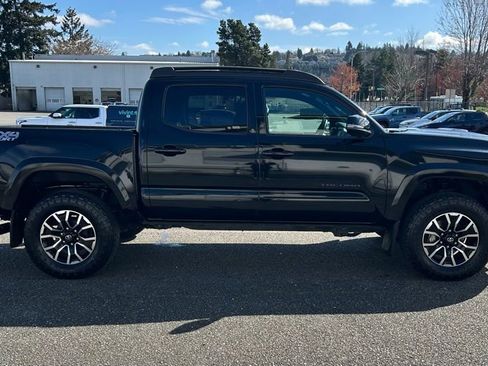 Certified 2022 Toyota Tacoma TRD Sport w/ Black Out Package (TMS) AWD/4WD image 4