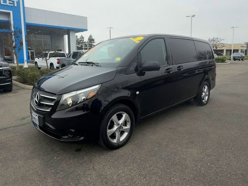 Used 2019 Mercedes-Benz Metris Passenger image 3