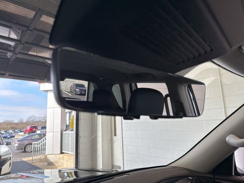 Used 2024 Nissan Armada Platinum w/ Captain's Chairs Package image 36