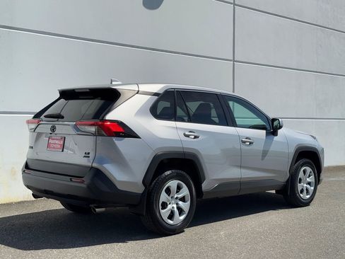 Certified 2022 Toyota RAV4 LE AWD/4WD image 7