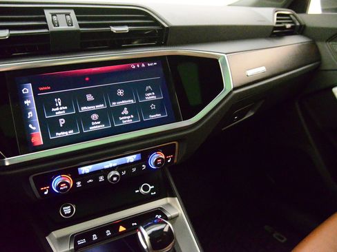 Certified 2023 Audi Q3 2.0T Premium w/ Convenience Package image 18