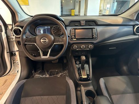 Used 2025 Nissan Versa SV image 33