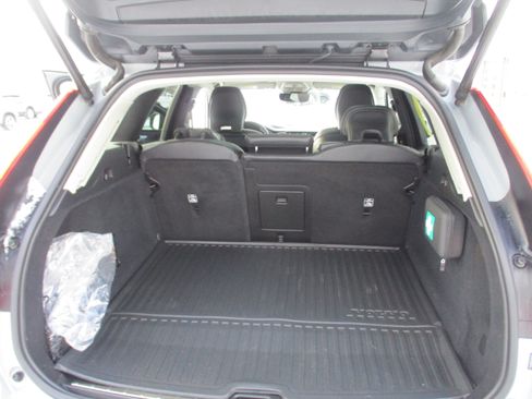 Certified 2024 Volvo XC60 T8 Plus w/ Protection Package Premier image 13