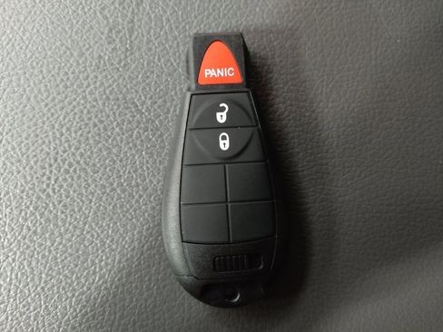 Used 2018 RAM 1500 Express RWD image 32