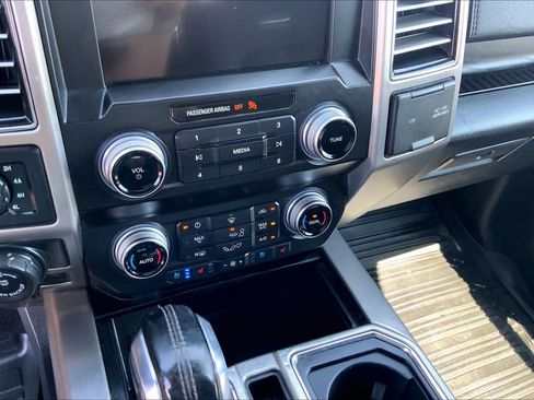 Used 2020 Ford F150 Platinum w/ Equipment Group 701A Luxury AWD/4WD image 35