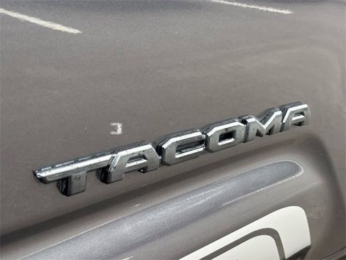 Used 2022 Toyota Tacoma SR5 image 19