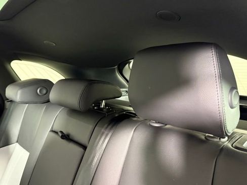 New 2026 Land Rover Range Rover Velar Dynamic SE image 23