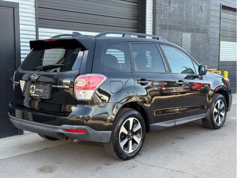 Used 2018 Subaru Forester 2.5i Premium w/ All-Weather Package AWD/4WD image 9