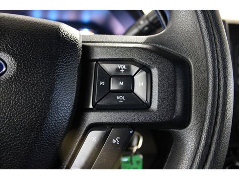 Used 2015 Ford F150 XLT image 26