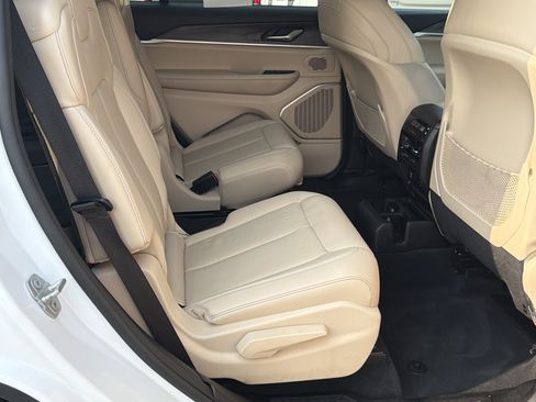 Used 2022 Jeep Grand Cherokee L Limited AWD/4WD image 18